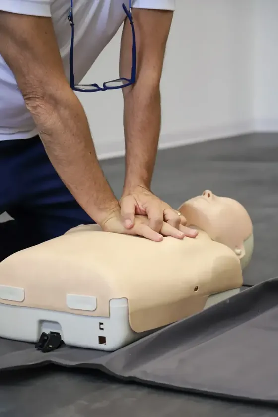 Compression practice in a CPR course for Ajax students