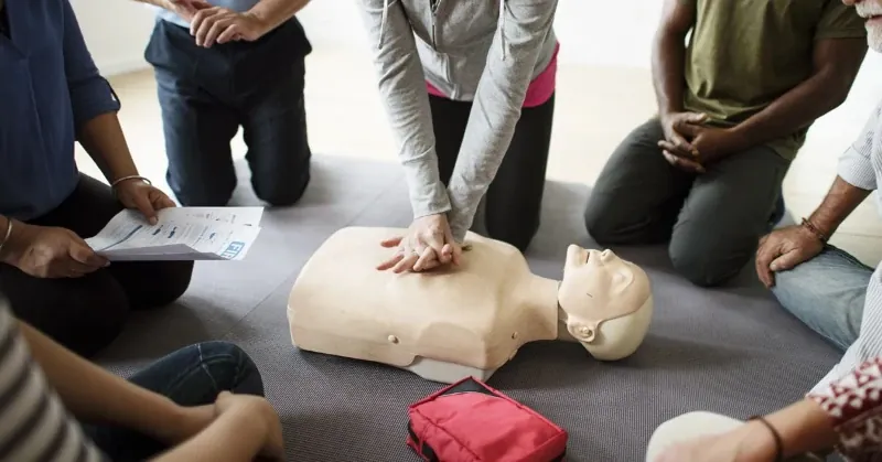 Standard First Aid course: recertification training in Ontario